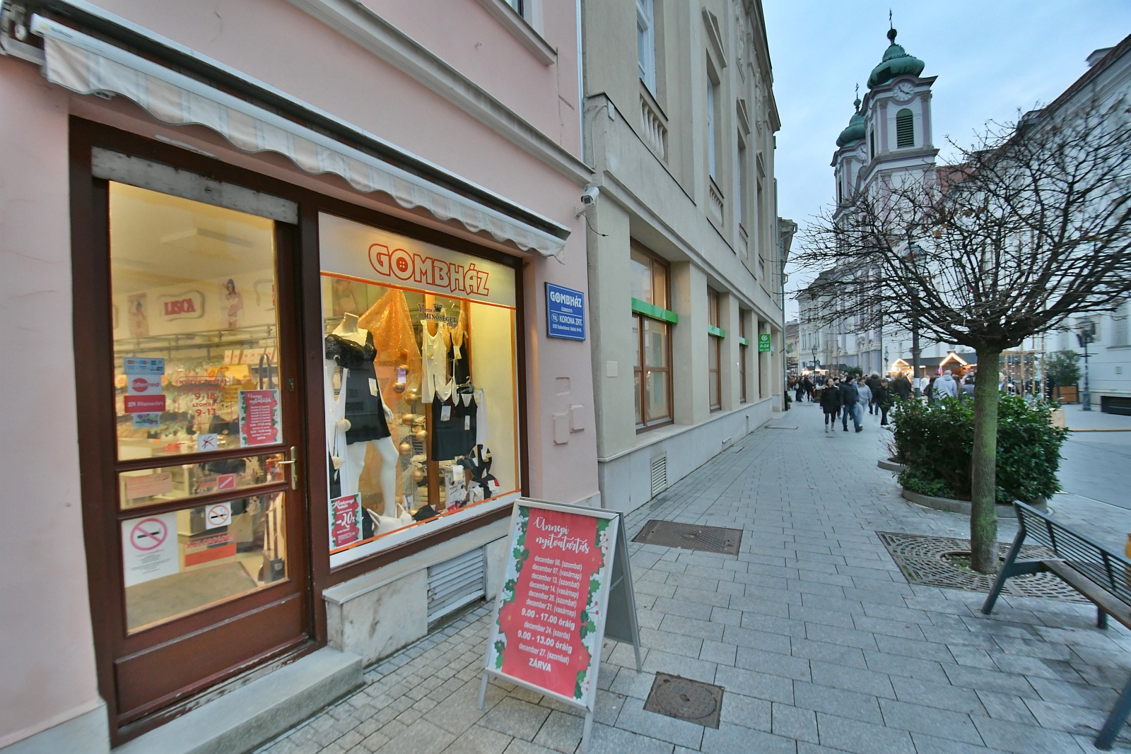 A belvárosi boltok többsége is nyitva van az adventi hétvégéken